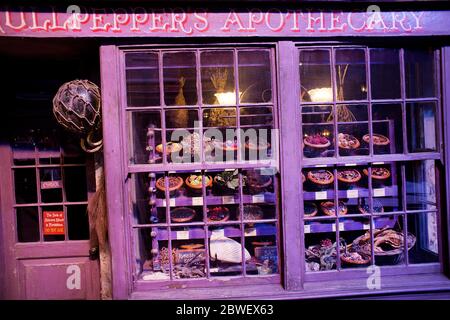 Innenaufnahmen in der Diagon Alley in der Harry Potter World Warner Bros Studio Tour Leavesden Watford, UK,Harry Potter, Studio Tour, Backstage, Objekte, Stockfoto