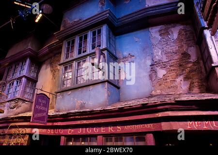 Innenaufnahmen in der Diagon Alley in der Harry Potter World Warner Bros Studio Tour Leavesden Watford, UK,Harry Potter, Studio Tour, Backstage, Objekte, Stockfoto