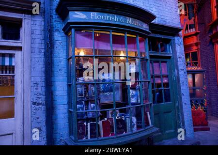 Innenaufnahmen in der Diagon Alley in der Harry Potter World Warner Bros Studio Tour Leavesden Watford, UK,Harry Potter, Studio Tour, Backstage, Objekte, Stockfoto