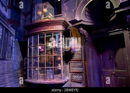 Innenaufnahmen in der Diagon Alley in der Harry Potter World Warner Bros Studio Tour Leavesden Watford, UK,Harry Potter, Studio Tour, Backstage, Objekte, Stockfoto