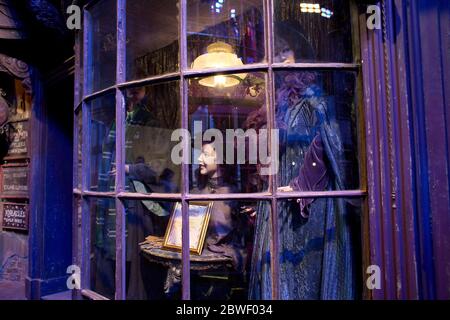 Innenaufnahmen in der Diagon Alley in der Harry Potter World Warner Bros Studio Tour Leavesden Watford, UK,Harry Potter, Studio Tour, Backstage, Objekte, Stockfoto