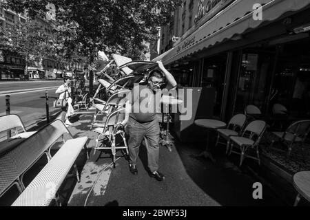 BRASSERIE LE SELECT, AB MORGEN IM MONTPARNASSE PARIS WIEDER GEÖFFNET Stockfoto