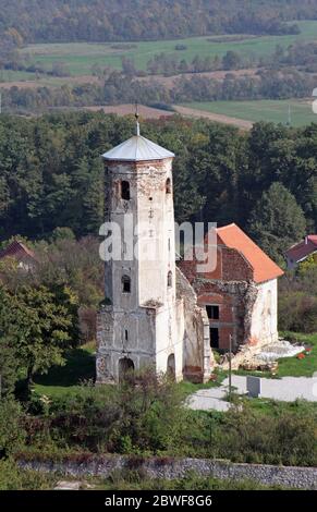 Ruinen der mittelalterlichen Kirche St. Martin in Martin Breg, Dugo Selo, Kroatien Stockfoto