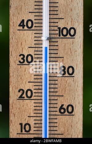 Thermometer in summer Stockfoto