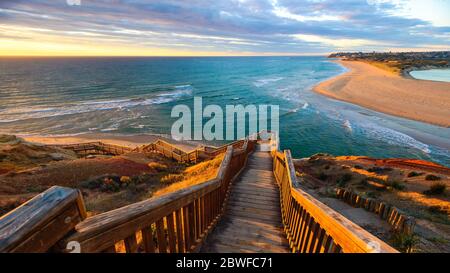 South Port Beach Promenade bei Sonnenuntergang, Port Noarlunga, South Australia Stockfoto