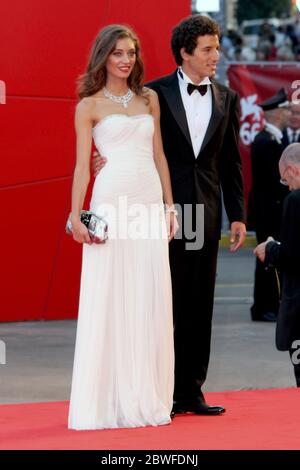 VENEDIG, ITALIEN - SEPTEMBER 02: Francesco Scianna und Margaret Made nehmen an der Eröffnungsfeier und der Premiere von 'Baaria' Teil Stockfoto