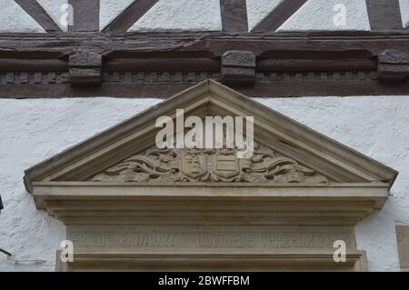 Detail des Portals am Rathaus in Bodenwerder Stockfoto