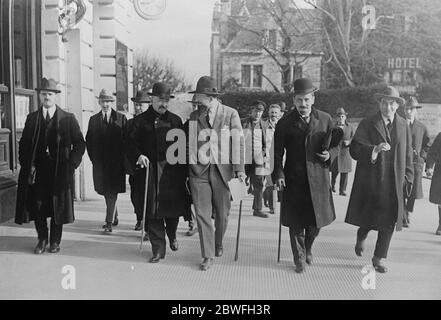 Tschitscherin in Lausanne der Leiter der bolschewistischen Delegation bei der Nahost-Friedenskonferenz, wo er versuchte, die freundschaftlichen Beziehungen zwischen Türken und Alliierten zu verwickeln 6. Dezember 1922 Georgij Wassiljewitsch Tschitscherin Stockfoto