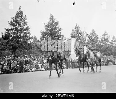 Der Große Siegeszug . Sir Douglas Haig nimmt den Gruß zu Pferd. 19 Juli 1919 Stockfoto