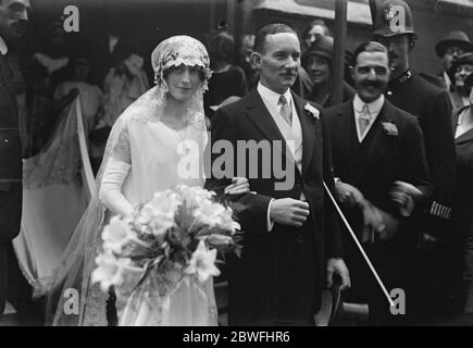 Hochzeit die Hochzeit fand am Samstag in St James s Kirche, Sussex Gardens, zwischen Major R A. Spencer , D S O , R A und Miss Maud Evelyn Ramsay , Cousin des Earl of Dalhousie 12. September 1925 Stockfoto