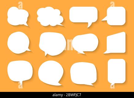 Comic-Sprechblasenset. Cartoon leere Textfeld Wolken auf orangefarbenem Hintergrund. Abstrakte Symbol verschiedene Formen flach leer Doodle Blasen. Comics Nachrichtenfeld Vorlage. Isolierte Vektordarstellung Stock Vektor