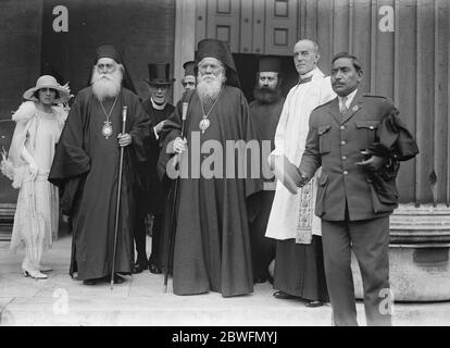 Eine Romanze von Jerusalem die Ehe zwischen Kapitän L G A Cust, R A District Officer, Jerusalem, und Miss M Clowes, fand am ST Peter ' s Eaton Square 16 Juli 1925 Stockfoto