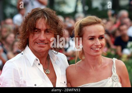 VENEDIG, ITALIEN - SEPTEMBER 12: Sandrine Bonnaire und Luciano Ligabue nehmen an der Abschlussfeier der 66. Filmfestspiele von Venedig Teil Stockfoto