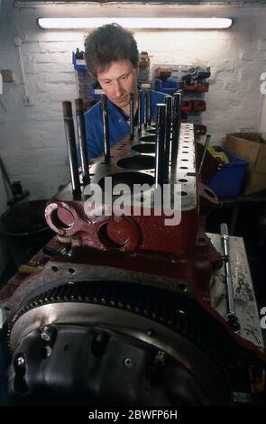 Austin Healey Restaurierungswerkstatt in Leamington Spa Warwickshire, Großbritannien 1992 Stockfoto