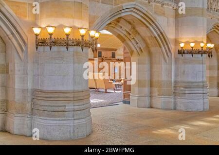 Sterling Yale University - Blick auf das Innere der Lounge im Stil der Stiftskirche im gotischen Stil innerhalb der Sterling Memorial Library Stockfoto
