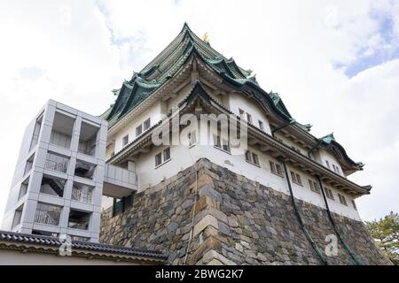 Das Schloss Nagoya wurde 1615 erbaut, eines der größten Schlösser des Landes, und ist ein allgegenwärtiges Erbe der Stadt, alle eleganten Kurven und Stockfoto