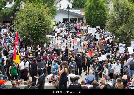 Protestkundgebung in Eugene, Oregon, USA, 31/05/2020. Stockfoto