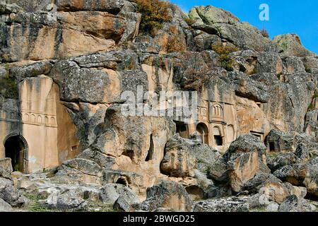 Tal des Klosters mit seinen Höhlenkirchen in Guzelyurt, Kappadokien, Türkei Stockfoto