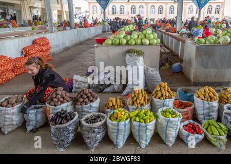 Obst- und Gemüsemarkt bekannt als Siab Bazaar, in Samarkand, Usbekistan Stockfoto