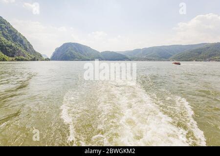 Schlucht an der Donau , das Eiserne Tor , Frühling Naturlandschaft , an der Ostserbische Grenze zu Rumänien, Europa Stockfoto
