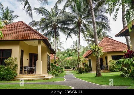 BALI, INDONESIEN - 14. JANUAR 2018: Territory Discovery Candidasa Cottages and Villas Hotel bei schönem Wetter, Bali, Indonesien Stockfoto