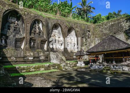 Hindu-Tempel Pura Gunung Kawi bekannt für seine Schreine aus einer Klippe geschnitzt, Bali, Indonesien Stockfoto