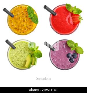 Gläser Erdbeere, Passionsfrucht, Heidelbeere und Avocado Smoothie isoliert auf weißem Hintergrund, Draufsicht Stockfoto