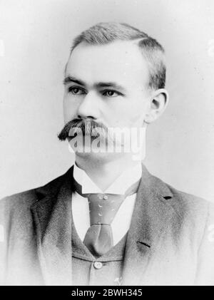 Herman Hollerith (1860 – 1929) amerikanischer Geschäftsmann, Erfinder und Statistiker, der eine elektromechanische Tabulatormaschine für Lochkarten entwickelt hat, um Informationen zusammenzufassen und später in der Buchhaltung zu helfen. Erfinder des Tastendoch Stockfoto
