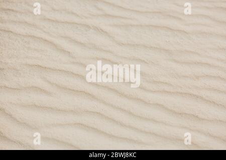 Sandplatz am Strand. Sand am Strand als Hintergrund Stockfoto