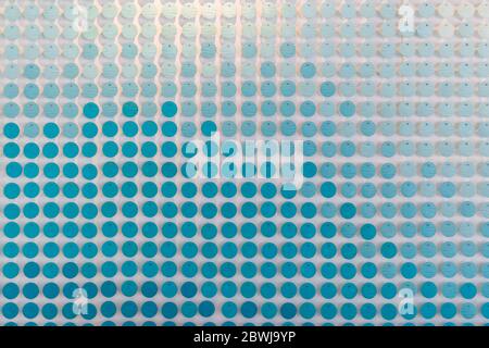 Abstrakte blaue Wand kleine Dekoration Linien Hintergrund. Stockfoto