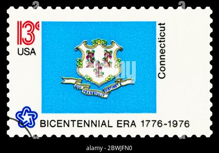 VEREINIGTE STAATEN VON AMERIKA - UM 1976: Eine Briefmarke, die in den USA gedruckt wurde, um Connecticut gewidmet, um 1976. Stockfoto