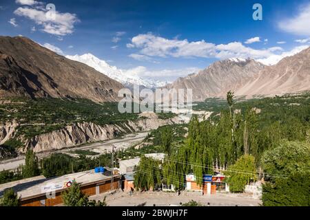 Hunza Tal und Rakaposhi Berg, Hunza, Karimabad, Hunza Nagar, Gilgit-Baltistan Provinz, Pakistan, Südasien, Asien Stockfoto