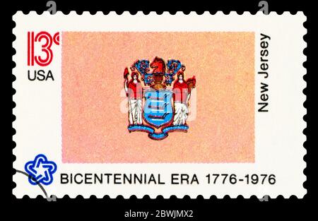 VEREINIGTE STAATEN VON AMERIKA - UM 1976: Eine Briefmarke, die in den USA gedruckt wurde und New Jersey gewidmet ist, um 1976. Stockfoto