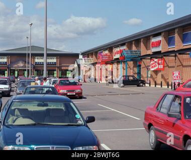 1995, Retail Park in Darlington, Nordostengland, Großbritannien Stockfoto