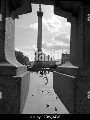 1995 Straßenszene am Trafalgar Square, im Zentrum von London, im Südosten Englands, Großbritannien Stockfoto