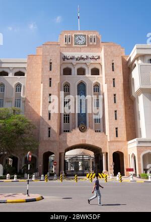 Das Gebäude der Zentralbank von Oman in der Markzi Mutrah Al Tijari Straße im Ruwi Bezirk von Maskat, Oman, Sultanat von Oman Stockfoto