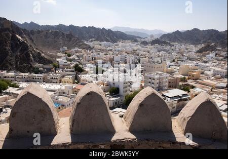 Erhöhte Sicht vom Mutrah Fort Lookout, Muscat, Sultanat von Oman. Stockfoto