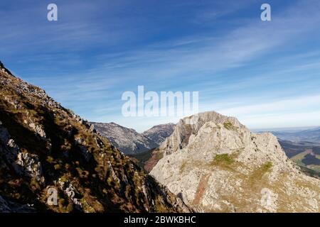 Landschaft der Berge im baskenland Stockfoto