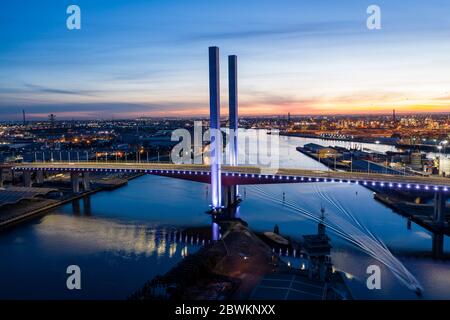 Melbourne Australien 18. Mai 2020 : Luftaufnahme der Bolte Brücke in Melbourne Australien bei Sonnenuntergang Stockfoto