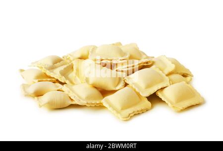 Frisch gemachter Ravioli isoliert auf weißem Hintergrund Stockfoto