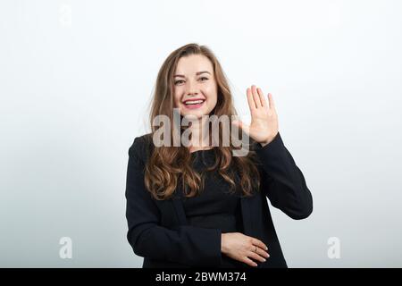 Zeigt die Handfläche als Begrüßung mit offener Hand und fünf Fingern, die Kommunikation genießen Stockfoto