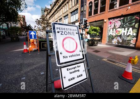 Fußgängerzonen in Deansgate, Manchester, während der Coronavirus-Pandemie 2020. Stockfoto