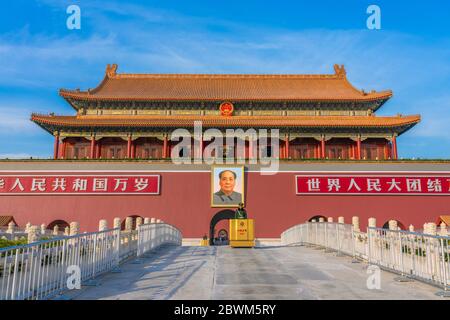 PEKING, CHINA - NOVEMBER 26: Dies ist der Haupteingang zur Verbotenen Stadt, ein historischer Palast und berühmten Reiseziel am 26. November 2019 i Stockfoto