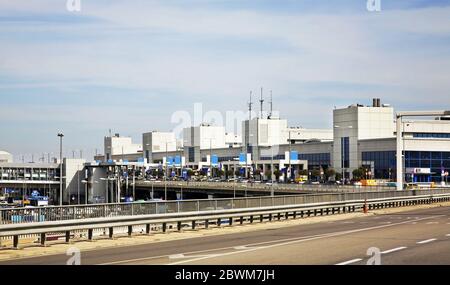 Zum internationalen Flughafen Eleftherios Venizelos" in Athen. Griechenland Stockfoto