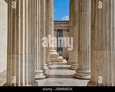 Gebäude der Universität in Athen in Griechenland Stockfoto