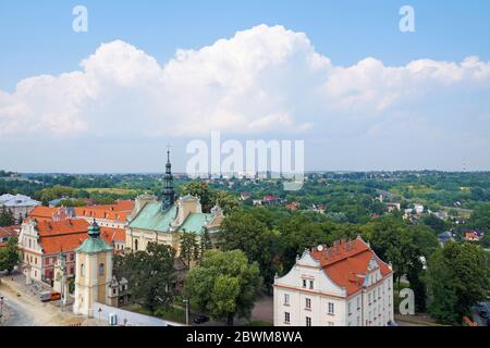 Blick vom Turm. Ein weites Panorama der historischen polnischen Stadt Sandomierz Stockfoto