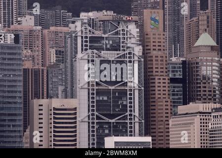 Hongkong, CHINA. Juni 2020. Blick auf HSBC Hauptsitz ( Mitte ) und Standard Chartered Bank ( rechts ) stehen im Herzen von Hong Kong Finanzzentrum, ZENTRAL.Juni-2, 2020 Hong Kong.ZUMA/Liau Chung-ren Kredit: Liau Chung-ren/ZUMA Wire/Alamy Live News Stockfoto