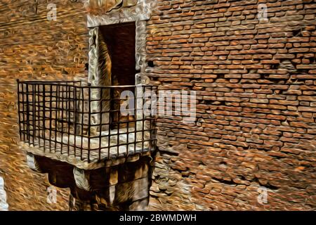 Fassade aus Backstein alten Gebäude mit Eisen Balkon und Tür an einem sonnigen Tag im italienischen Sommer. Stockfoto