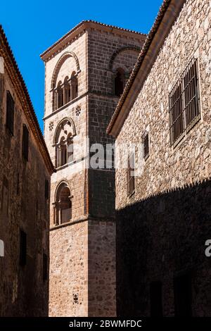 Torre campanario de la iglesia de Santa María la Mayor. Trujillo. Cáceres. Extremadura. España Stockfoto