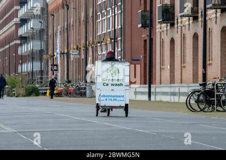 Greenest Auto Wasch Lieferung Fahrrad In Amsterdam Niederlande 3 April 2020 Stockfoto